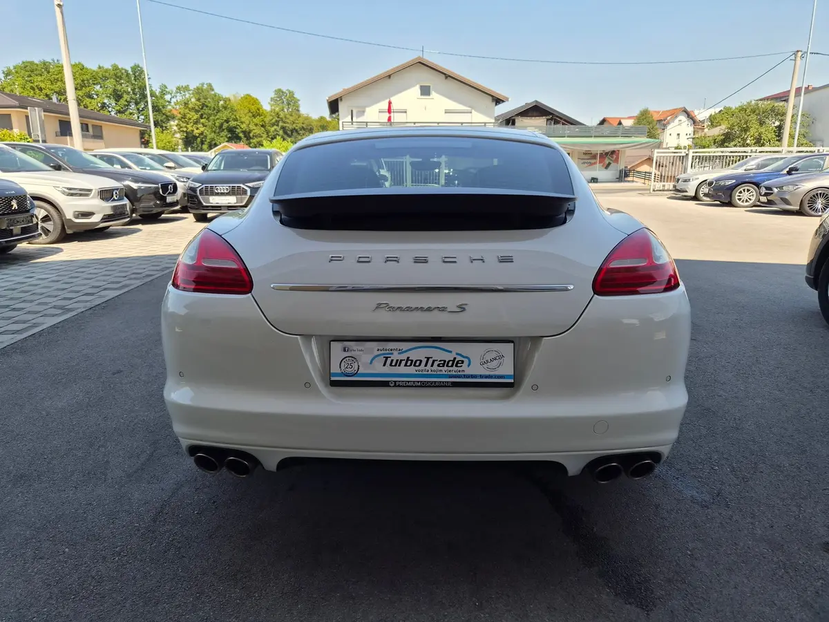 Porsche Panamera S 4.8  - 7