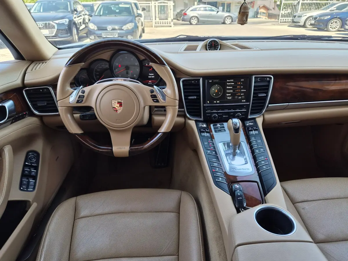 Porsche Panamera S 4.8  - 9