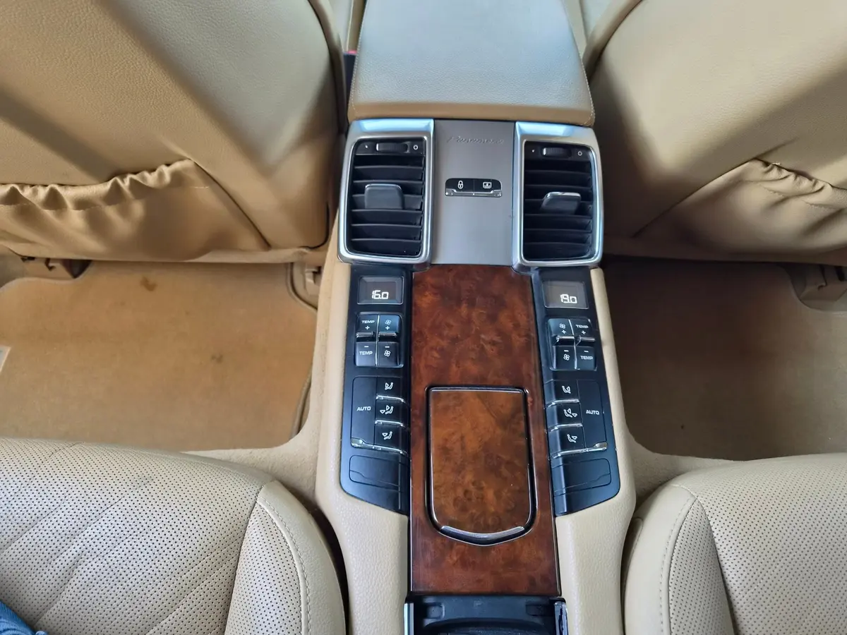 Porsche Panamera S 4.8  - 14