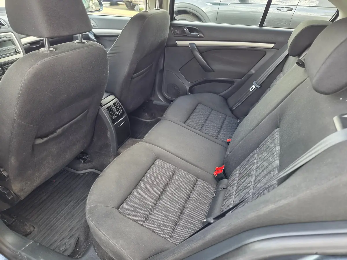 Škoda Octavia 1.6 TDI  - 11