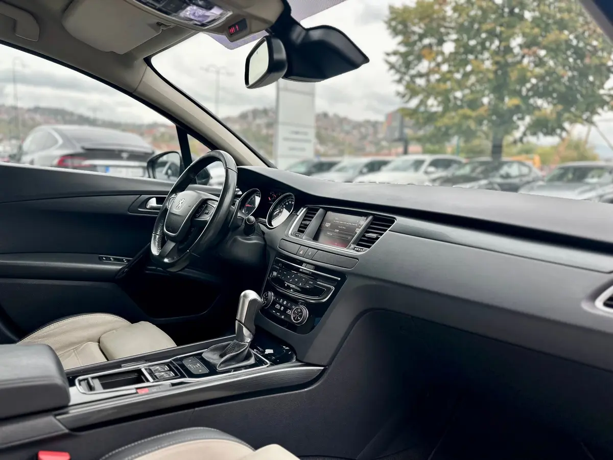 Peugeot 508 2.0 HDI Business Aut - 18