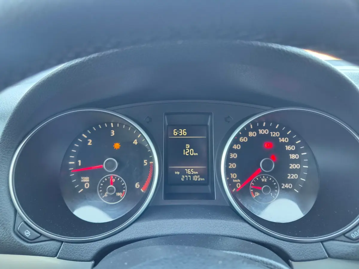 Volkswagen Golf VI 1.6 TDI  - 14