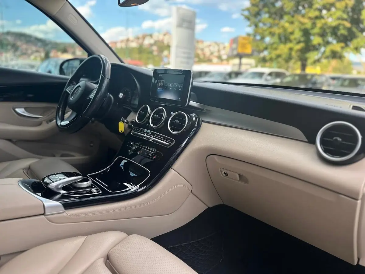 MERCEDES-BENZ GLC220 4MATIC 9-G - 15