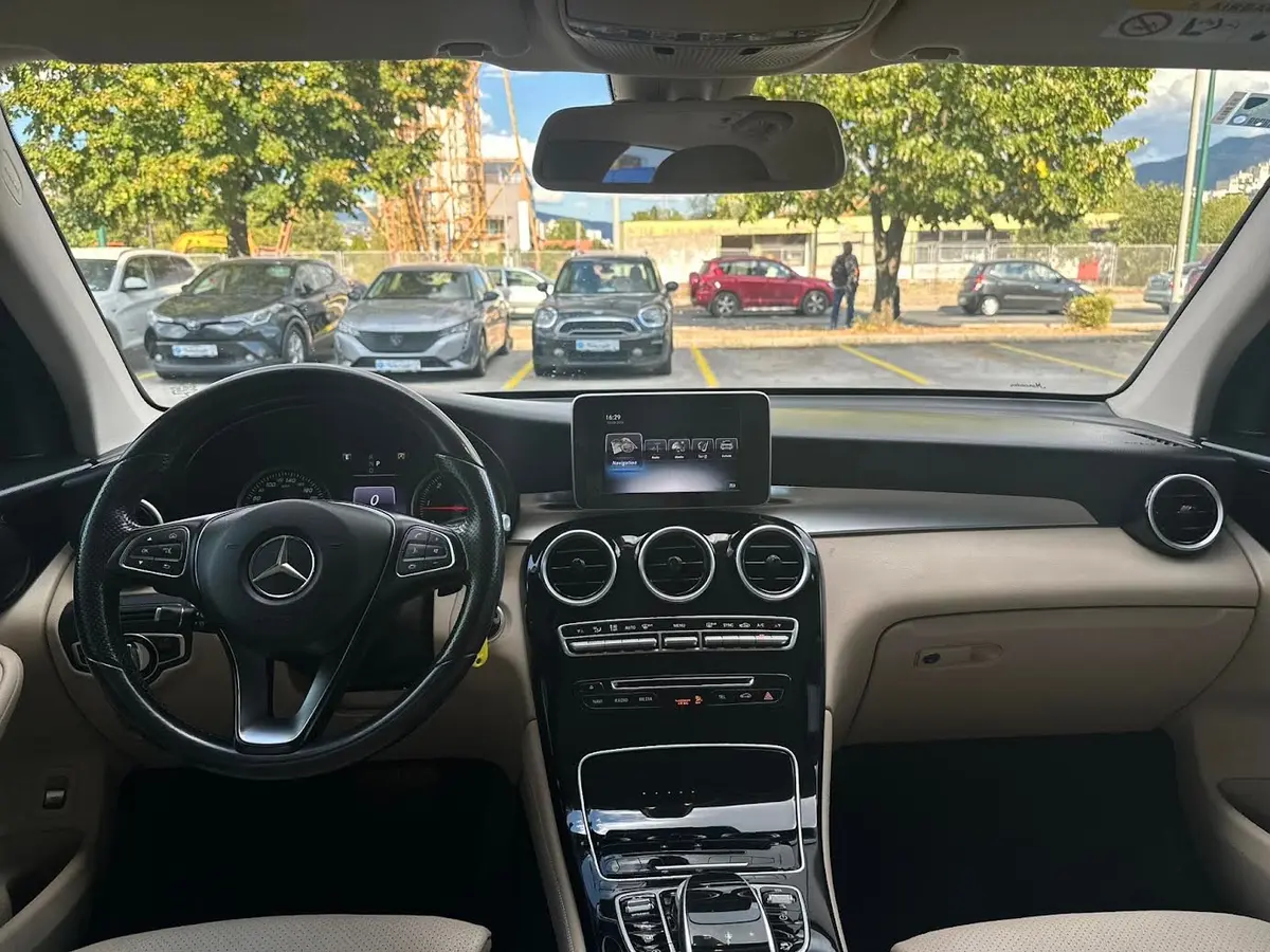 MERCEDES-BENZ GLC220 4MATIC 9-G - 11