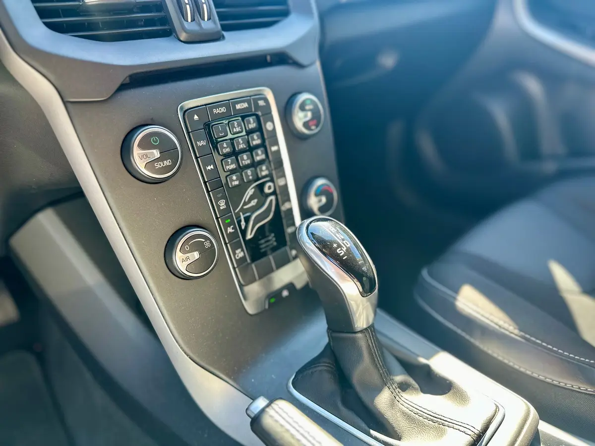 VOLVO V40 D2 Aut - 15