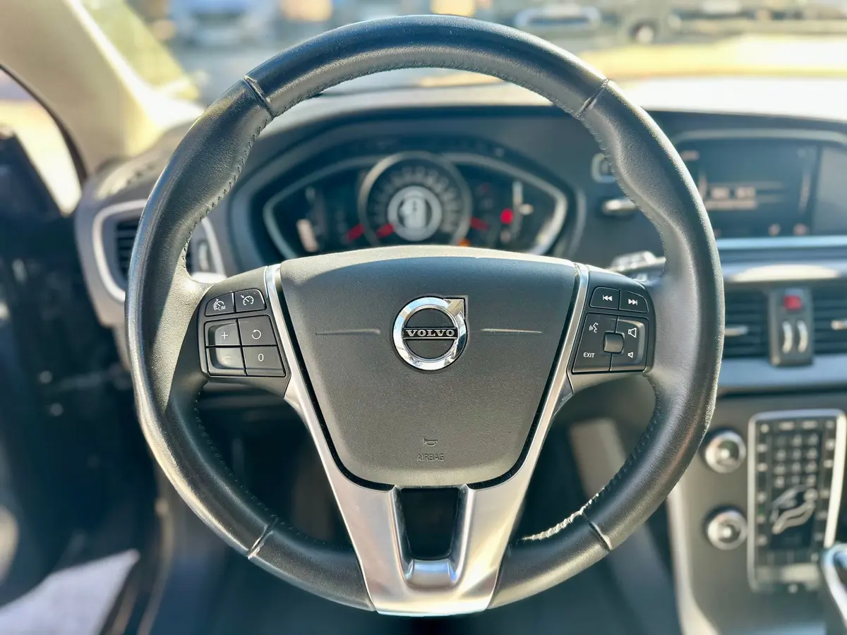 VOLVO V40 D2 Aut - 13