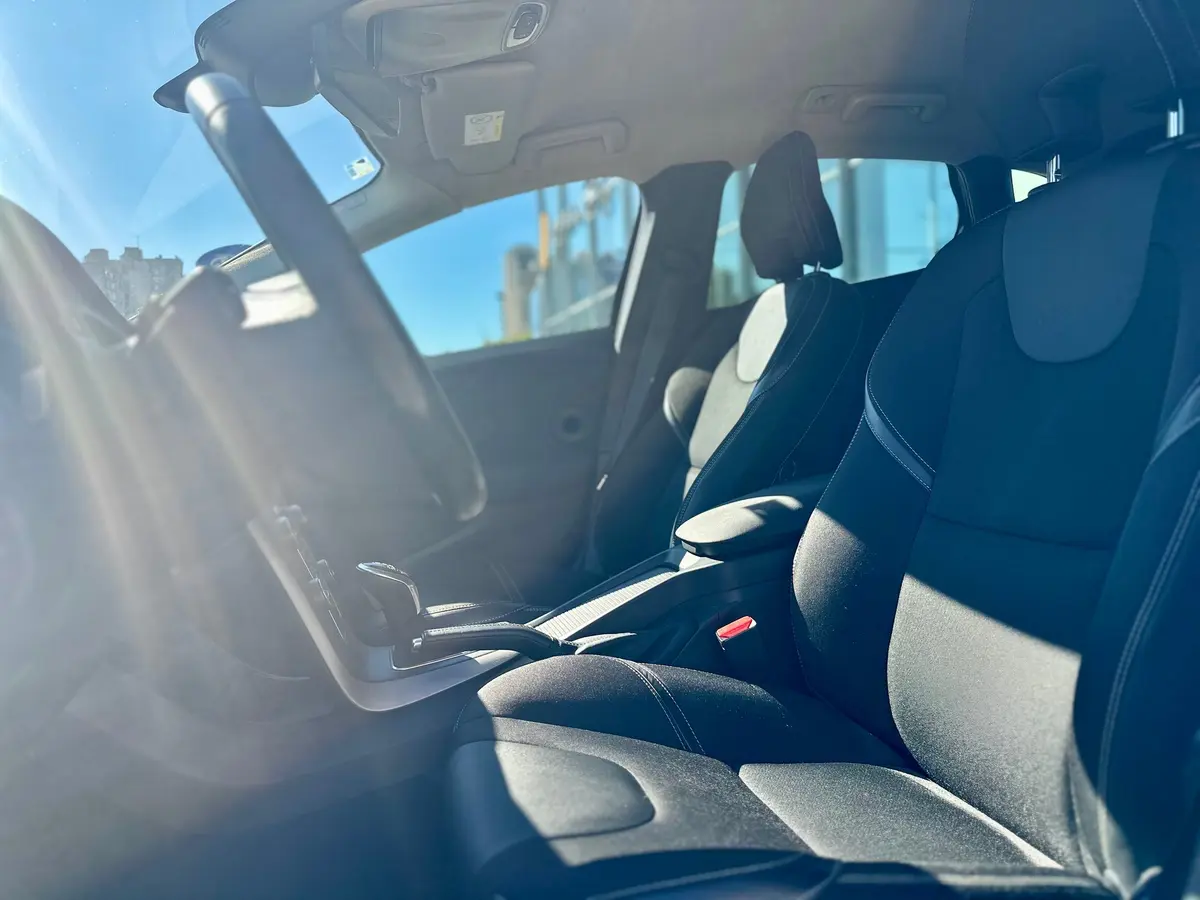 VOLVO V40 D2 Aut - 10
