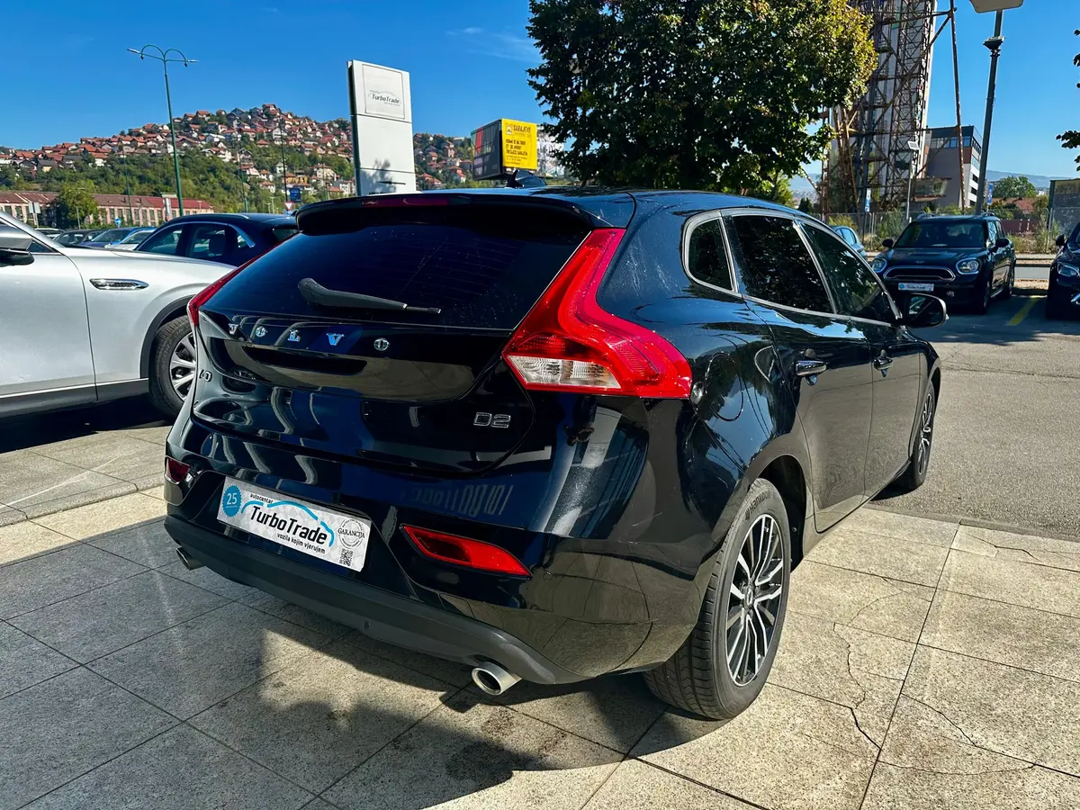 VOLVO V40 D2 Aut - 8