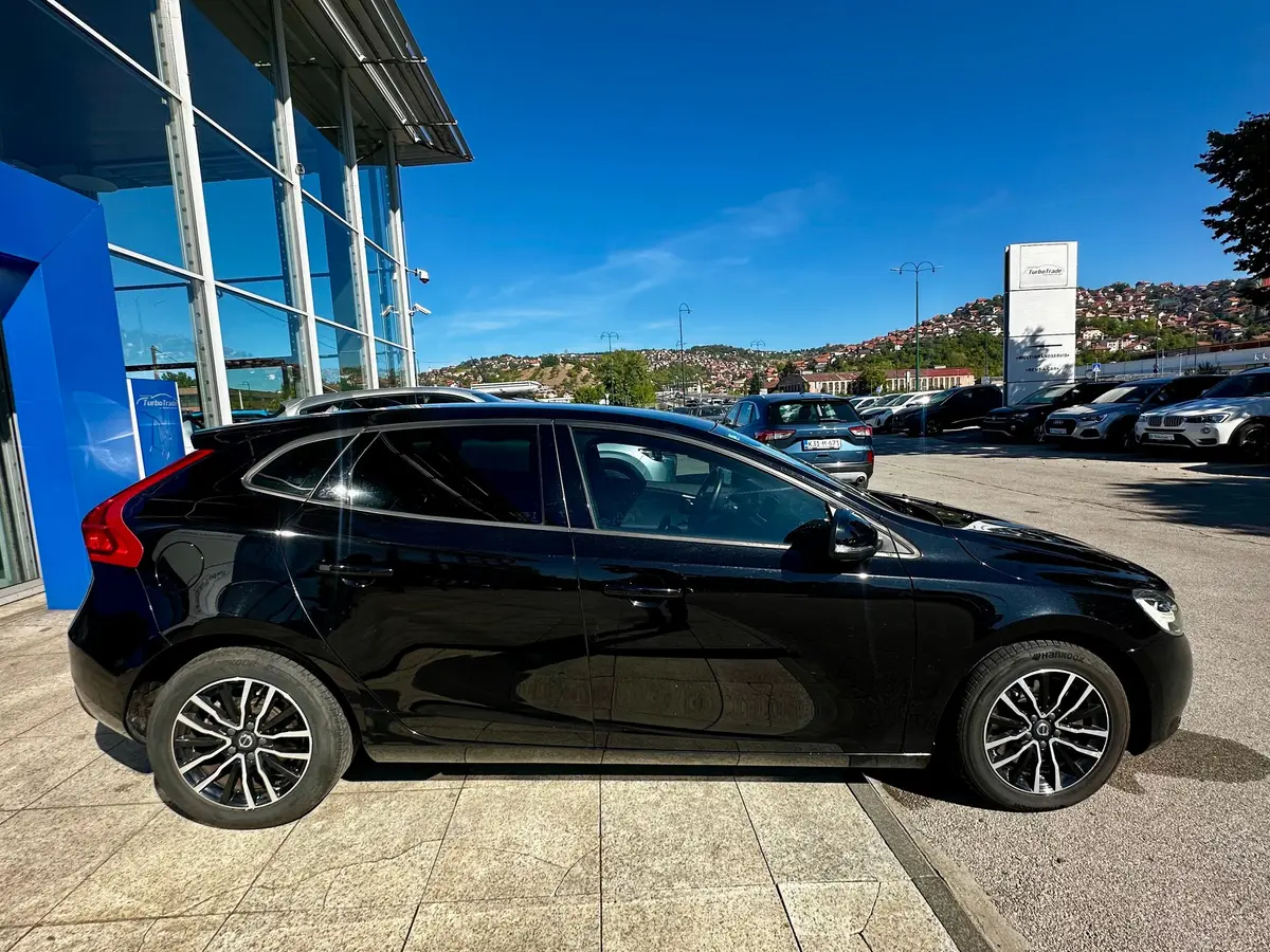 VOLVO V40 D2 Aut - 4