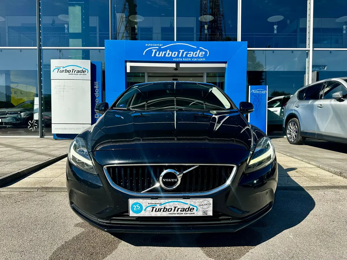 VOLVO V40 D2 Aut - 2