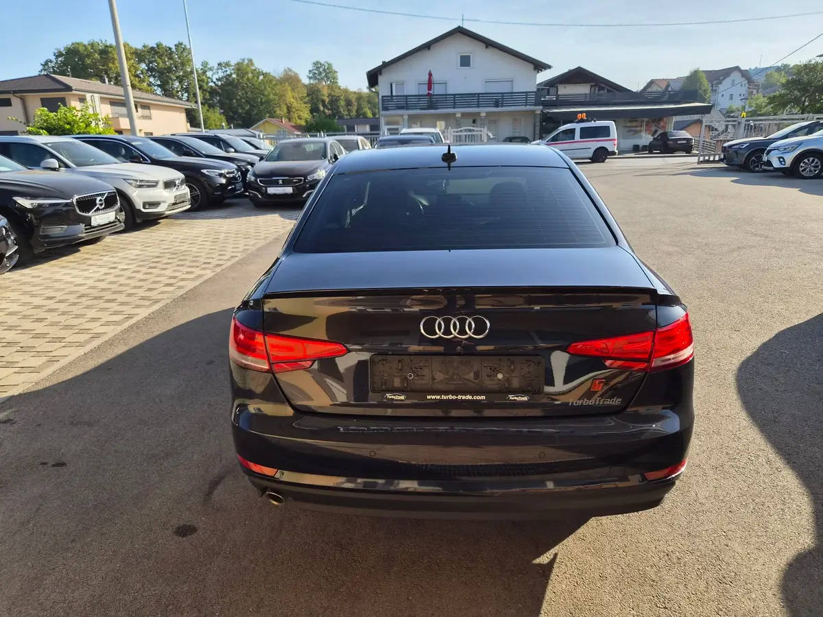 Audi A4 2.0 TDI Stronic 2016 god - 6