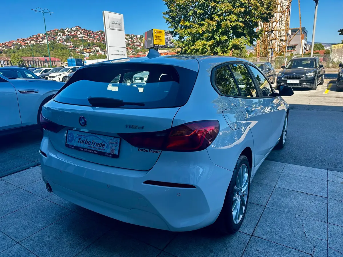 BMW 116D AUT/VIRTUAL - 8
