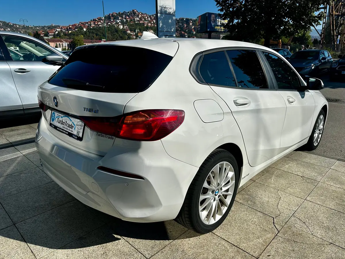 BMW 116D AUT/VIRTUAL - 8