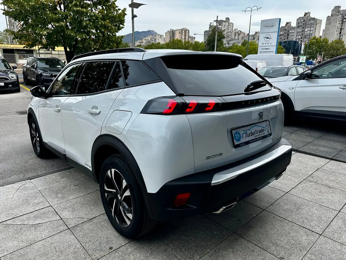 PEUGEOT 2008 1.2 ALLURE PACK - 6