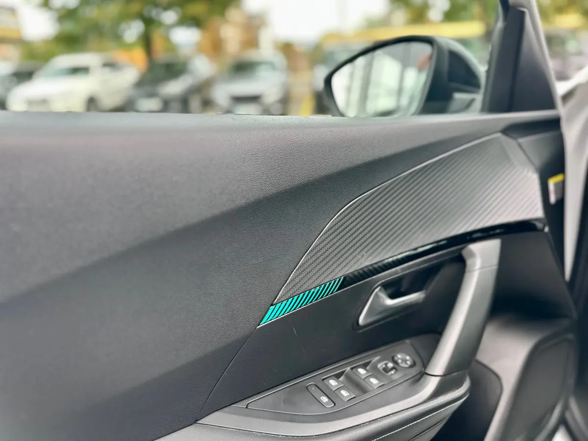 PEUGEOT 2008 1.2 ALLURE PACK - 9