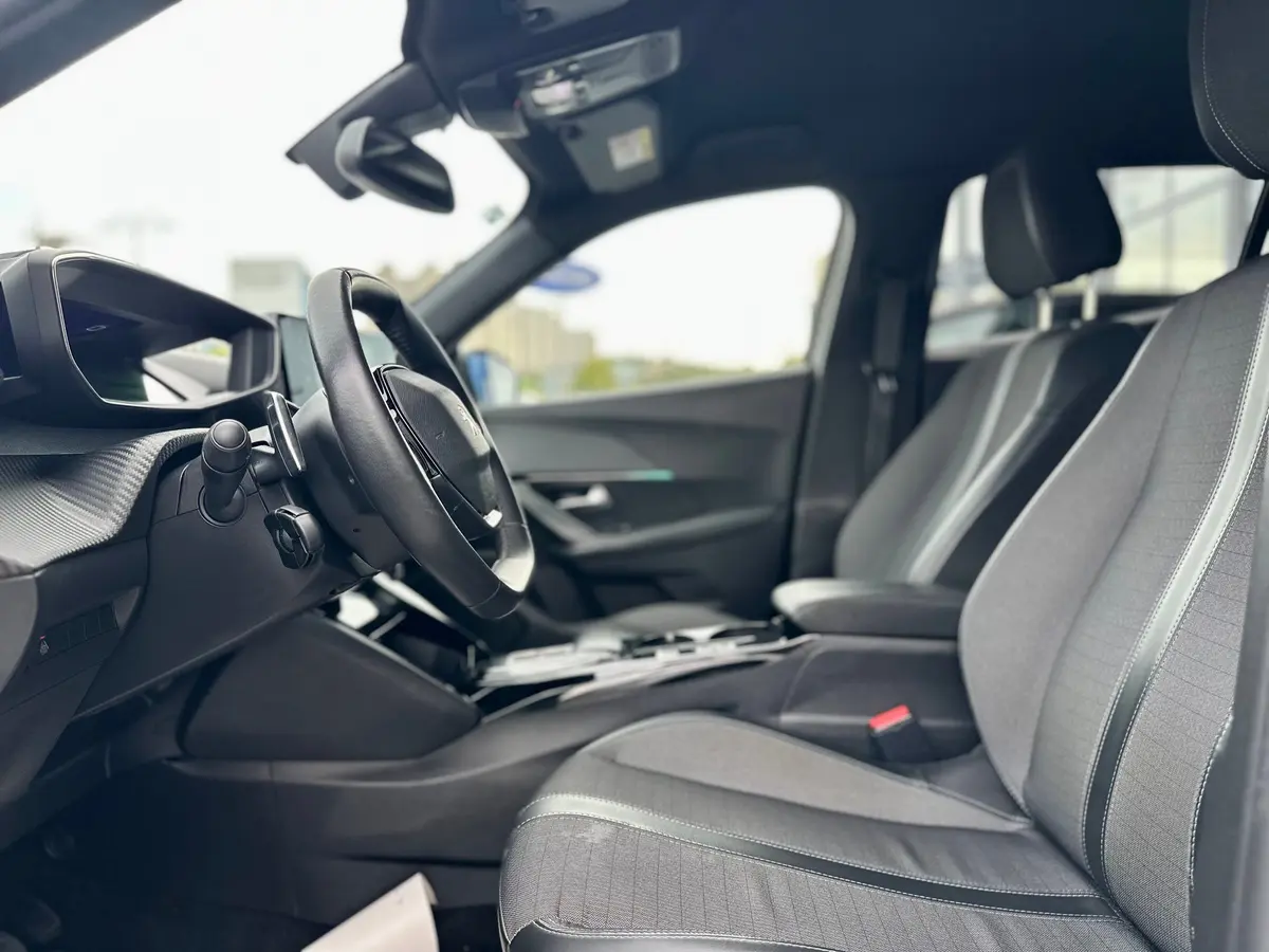 PEUGEOT 2008 1.2 ALLURE PACK - 10