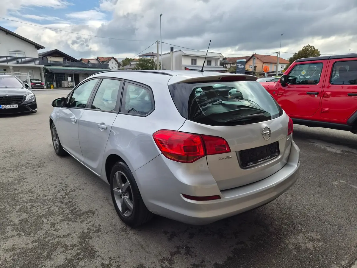 Opel Astra 1.3 CDTI - 5