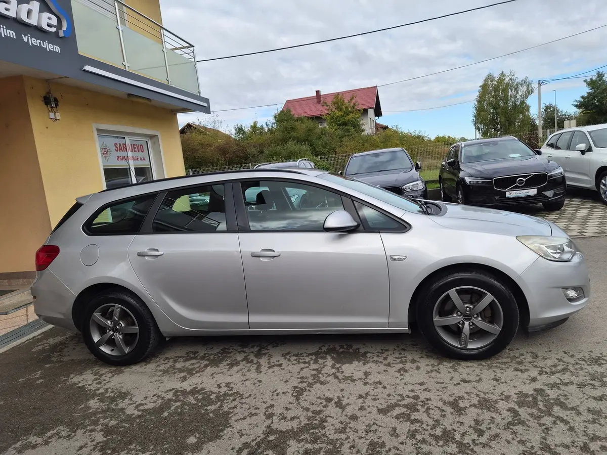 Opel Astra 1.3 CDTI - 8