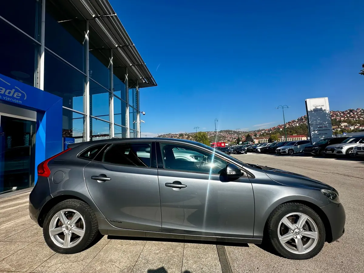 VOLVO V40 D2 CROSS COUNTRY - 4