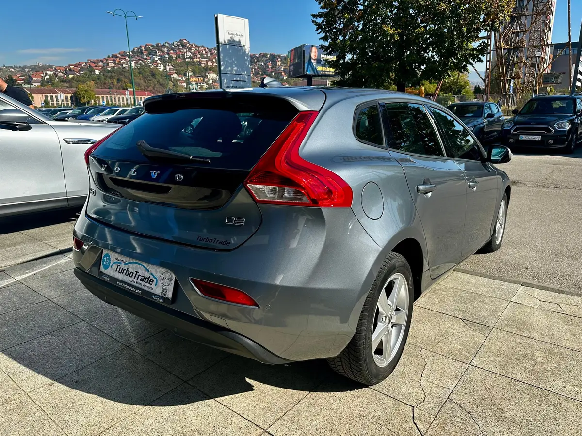 VOLVO V40 D2 CROSS COUNTRY - 8