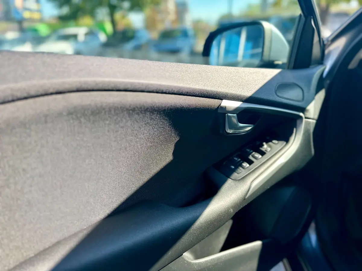 VOLVO V40 D2 CROSS COUNTRY - 9