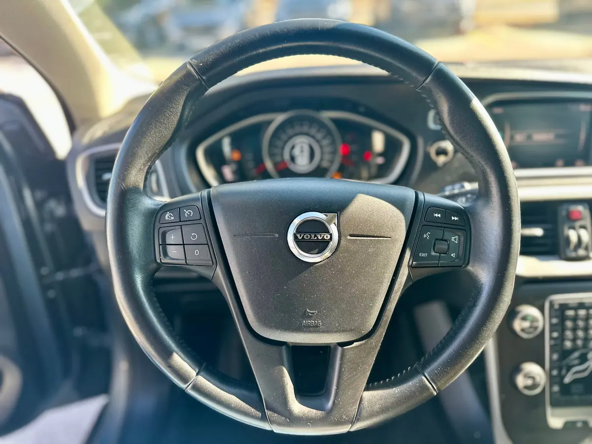 VOLVO V40 D2 CROSS COUNTRY - 13