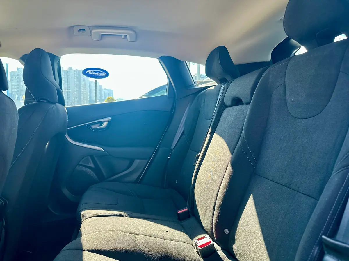 VOLVO V40 D2 CROSS COUNTRY - 16