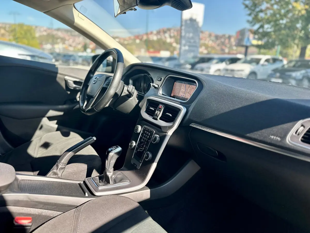 VOLVO V40 D2 CROSS COUNTRY - 17