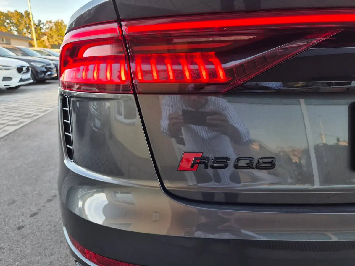 Audi RSQ8 Quattro 4.0 V8  - 8