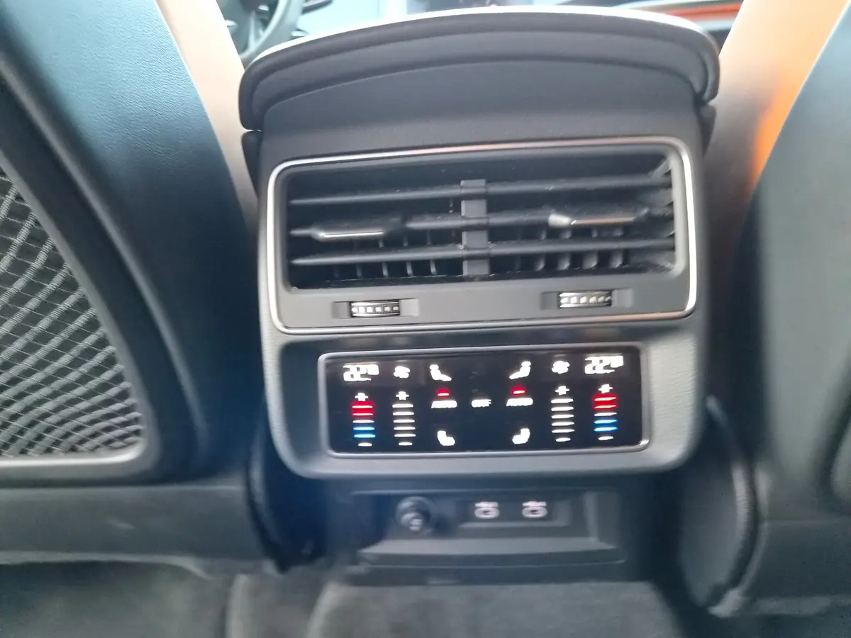 Audi RSQ8 Quattro 4.0 V8  - 13
