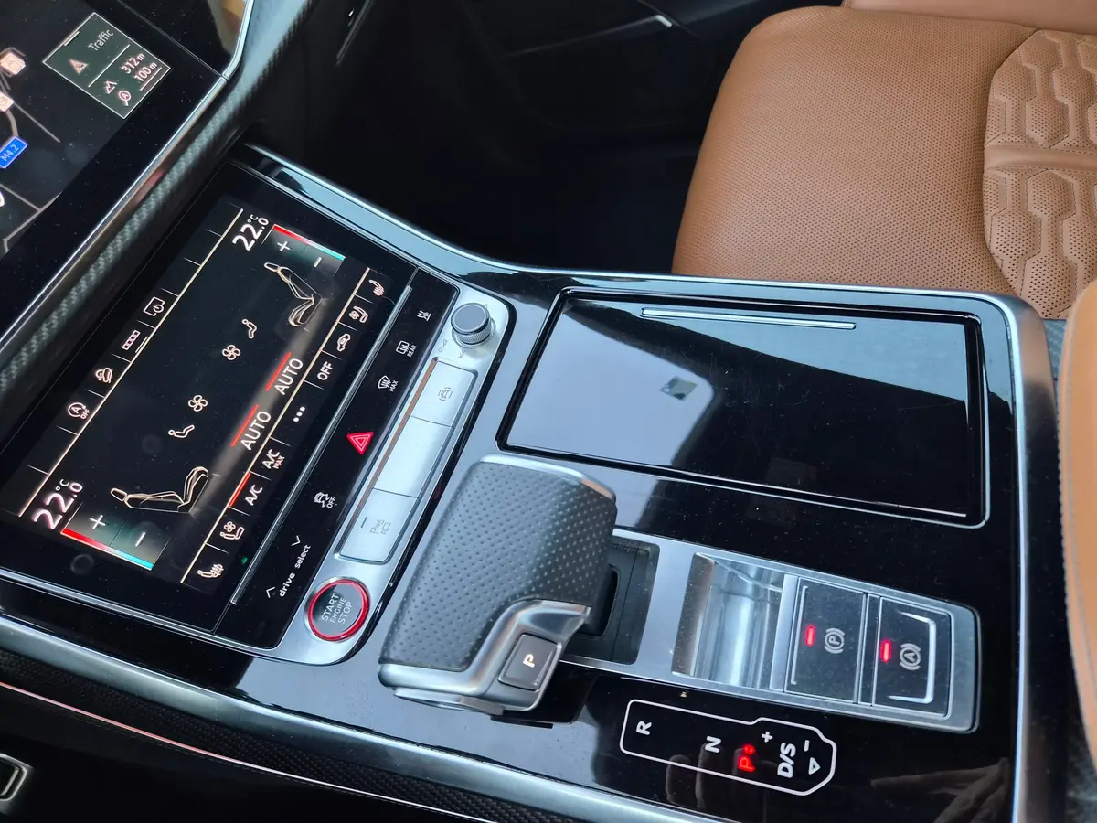 Audi RSQ8 Quattro 4.0 V8  - 18