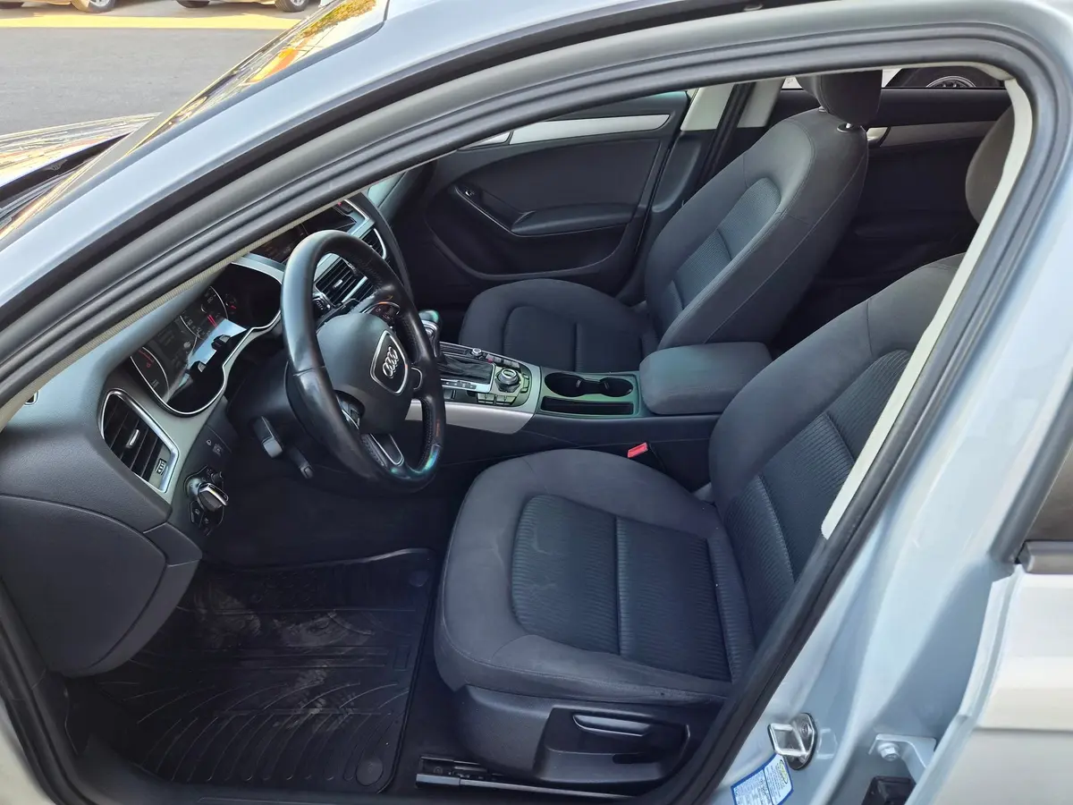 Audi A4 2.0 TDI Quattro Stronic - 9