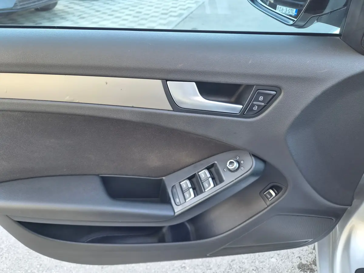 Audi A4 2.0 TDI Quattro Stronic - 11
