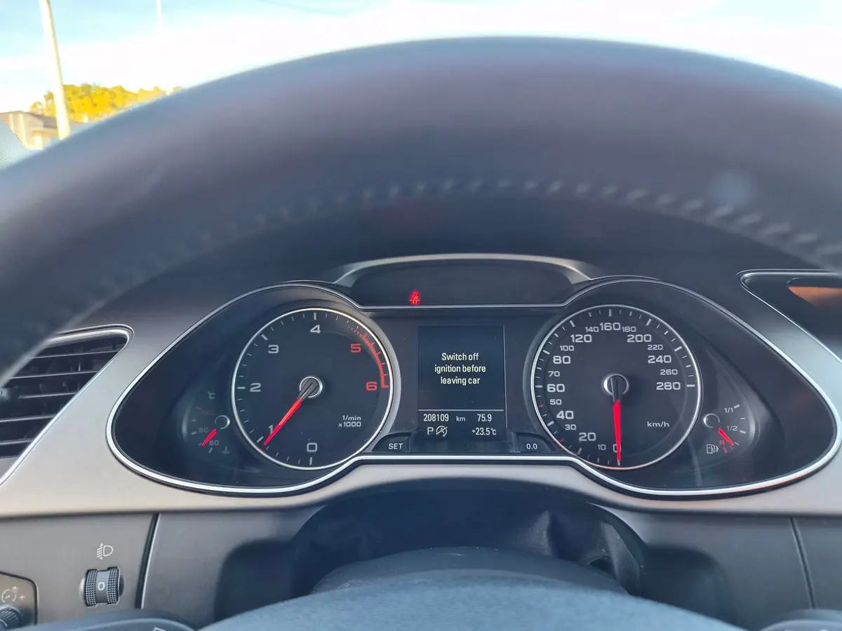 Audi A4 2.0 TDI Quattro Stronic - 16