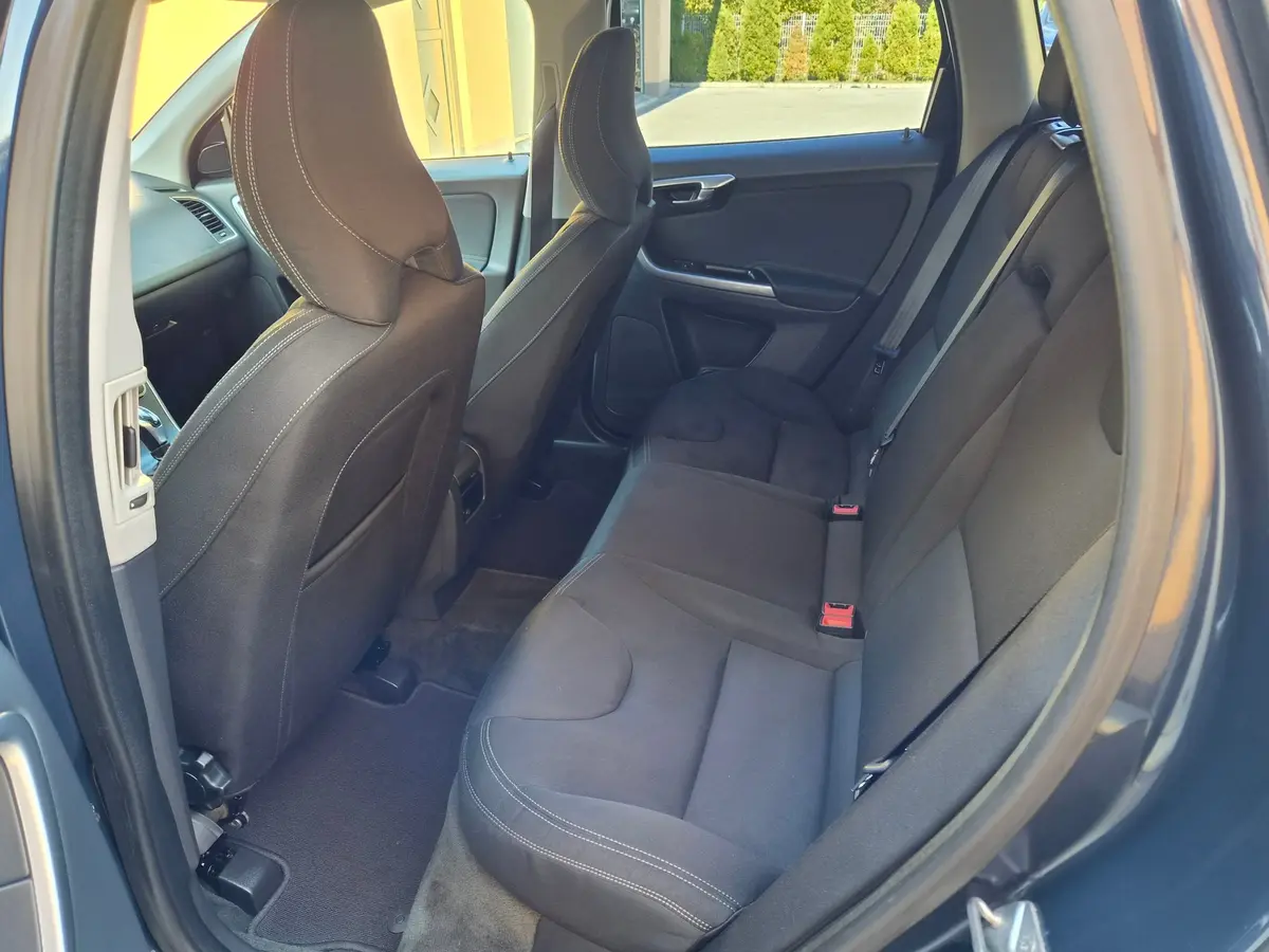 Volvo XC60 2.4 D4 AWD Powershift  - 11
