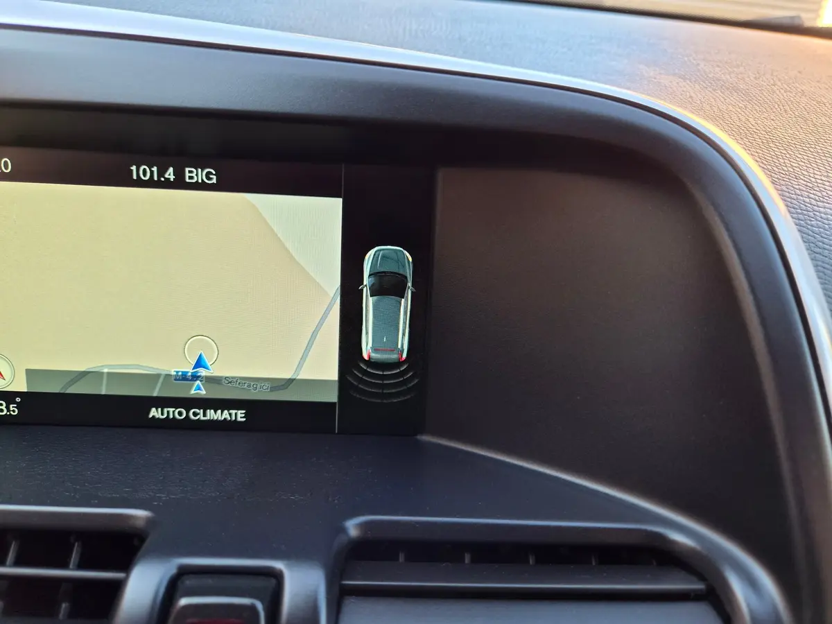 Volvo XC60 2.4 D4 AWD Powershift  - 19