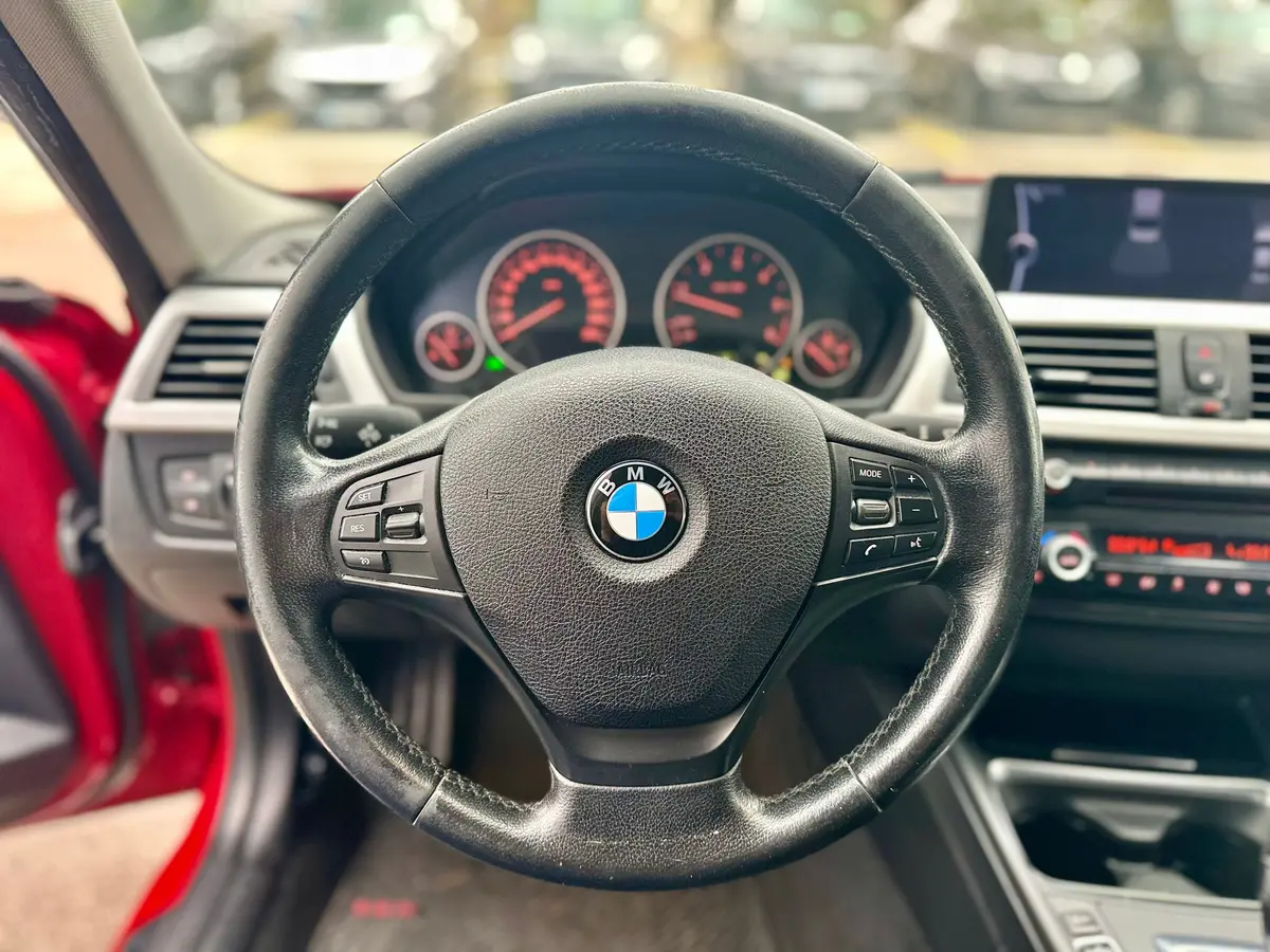 BMW 316D AUT - 13