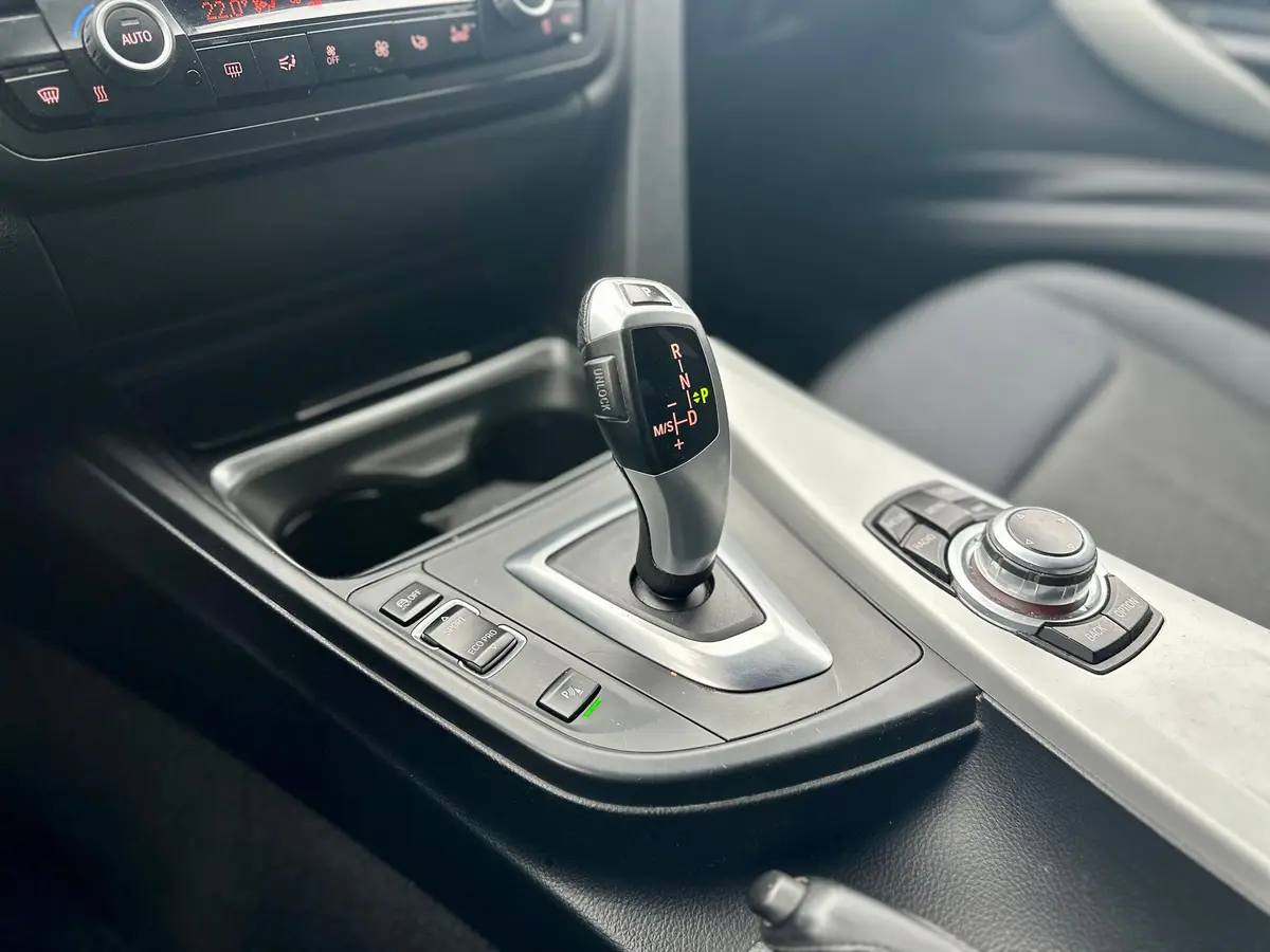 BMW 316D AUT - 15