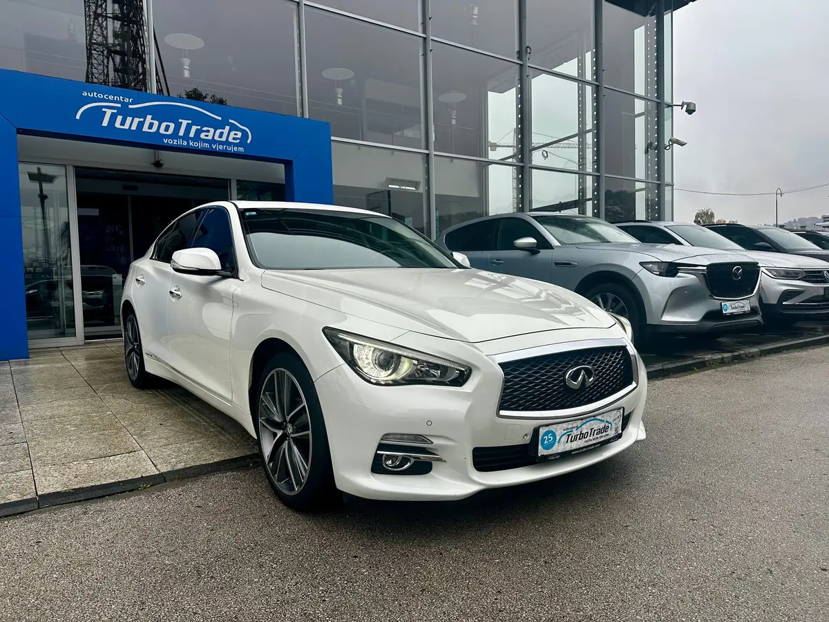 Infiniti Q50 2.2D