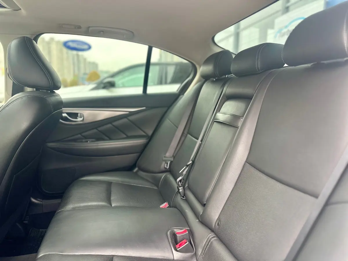 Infiniti Q50 2.2D  - 18